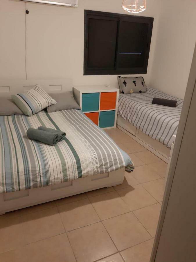 Spacious Apt. W/ Seaview, Fireplace & Netflix 阿卡 外观 照片